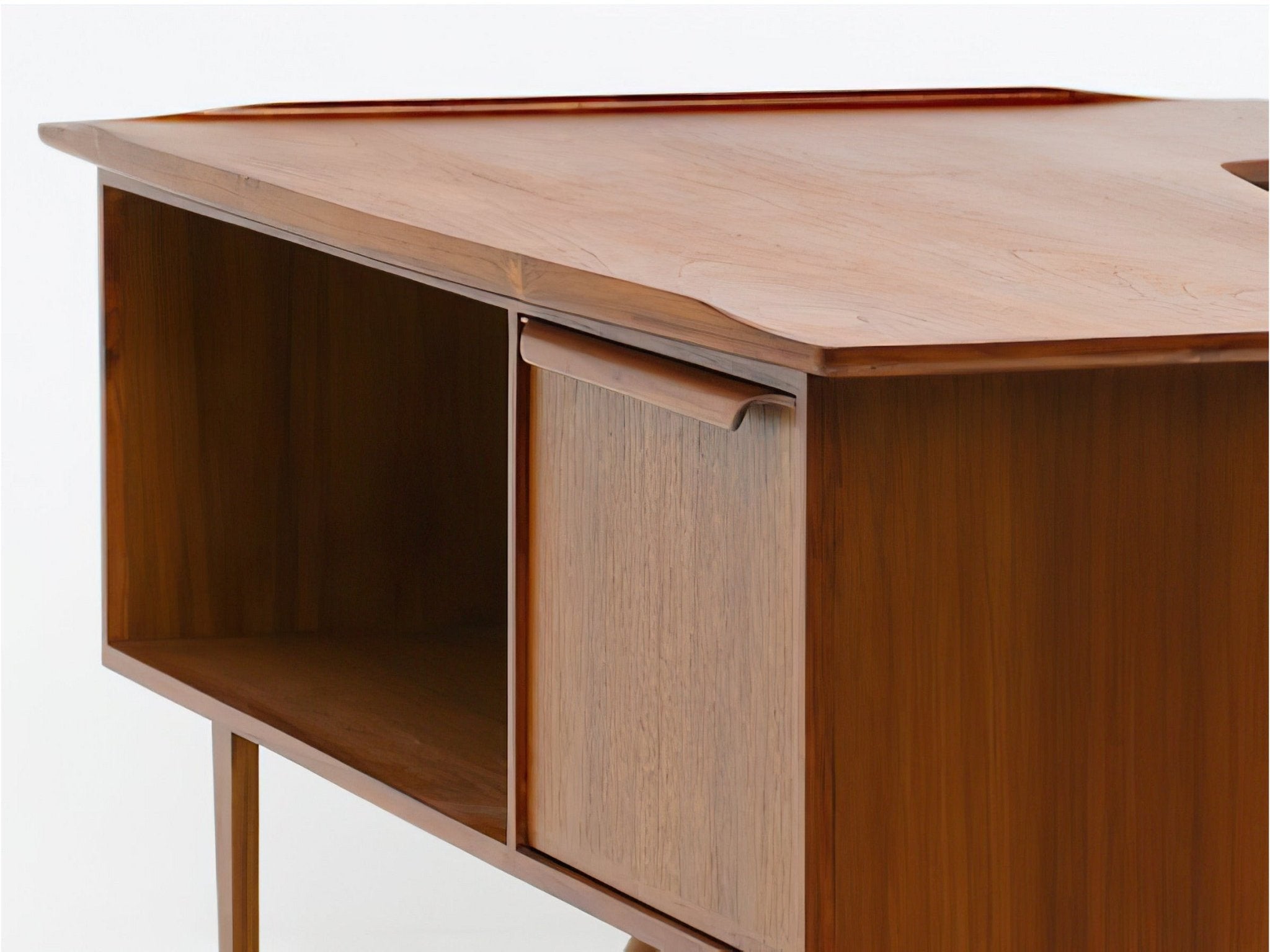 Nicolas Executive Boomerang Desk