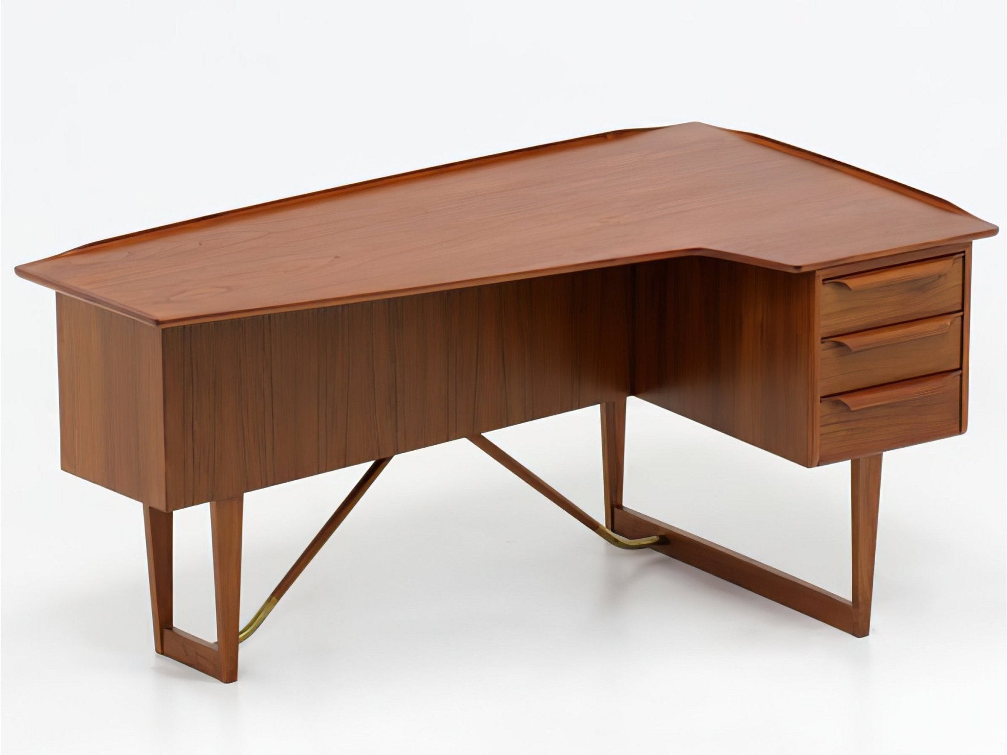 Nicolas Executive Boomerang Desk