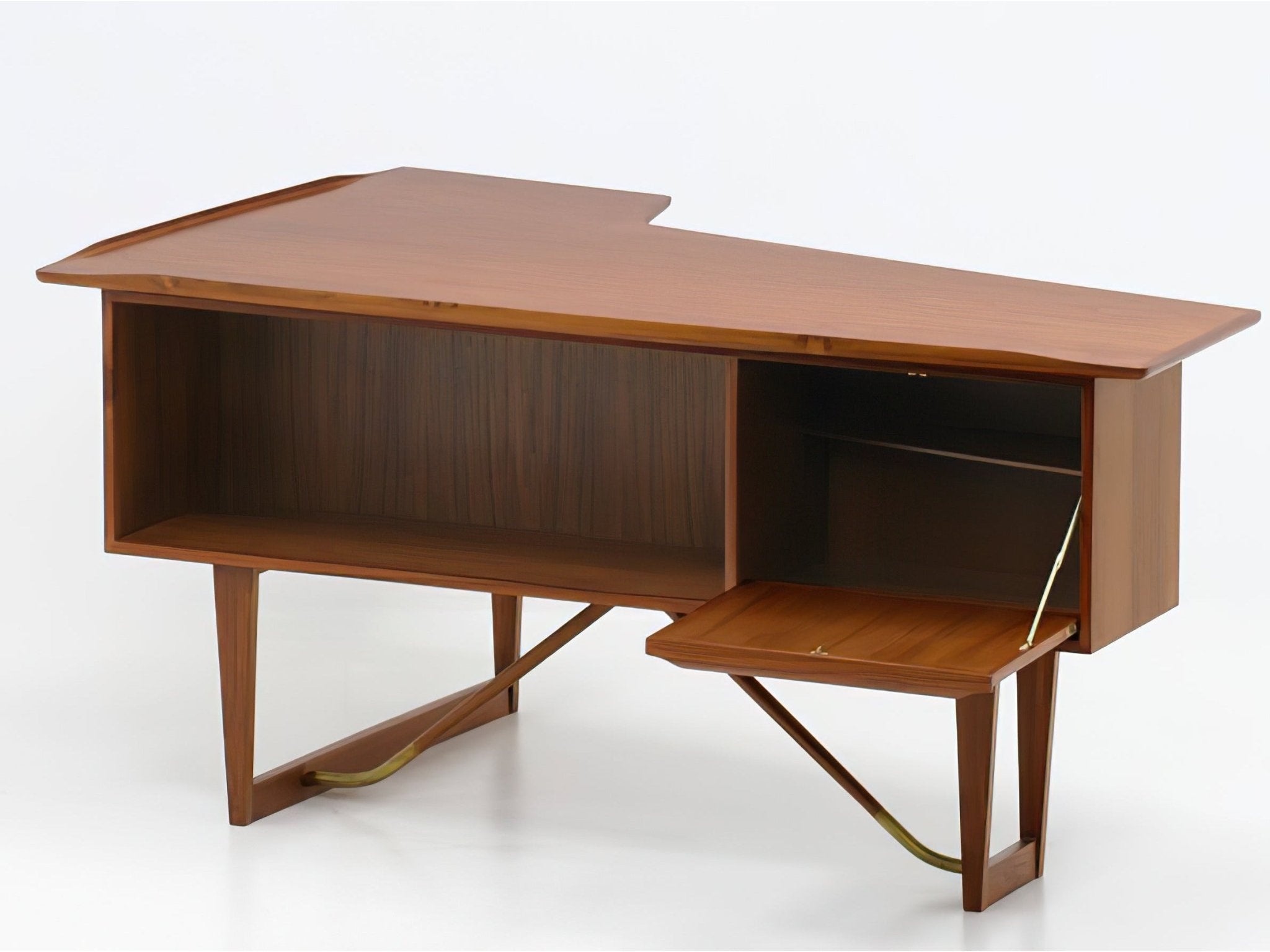 Nicolas Executive Boomerang Desk