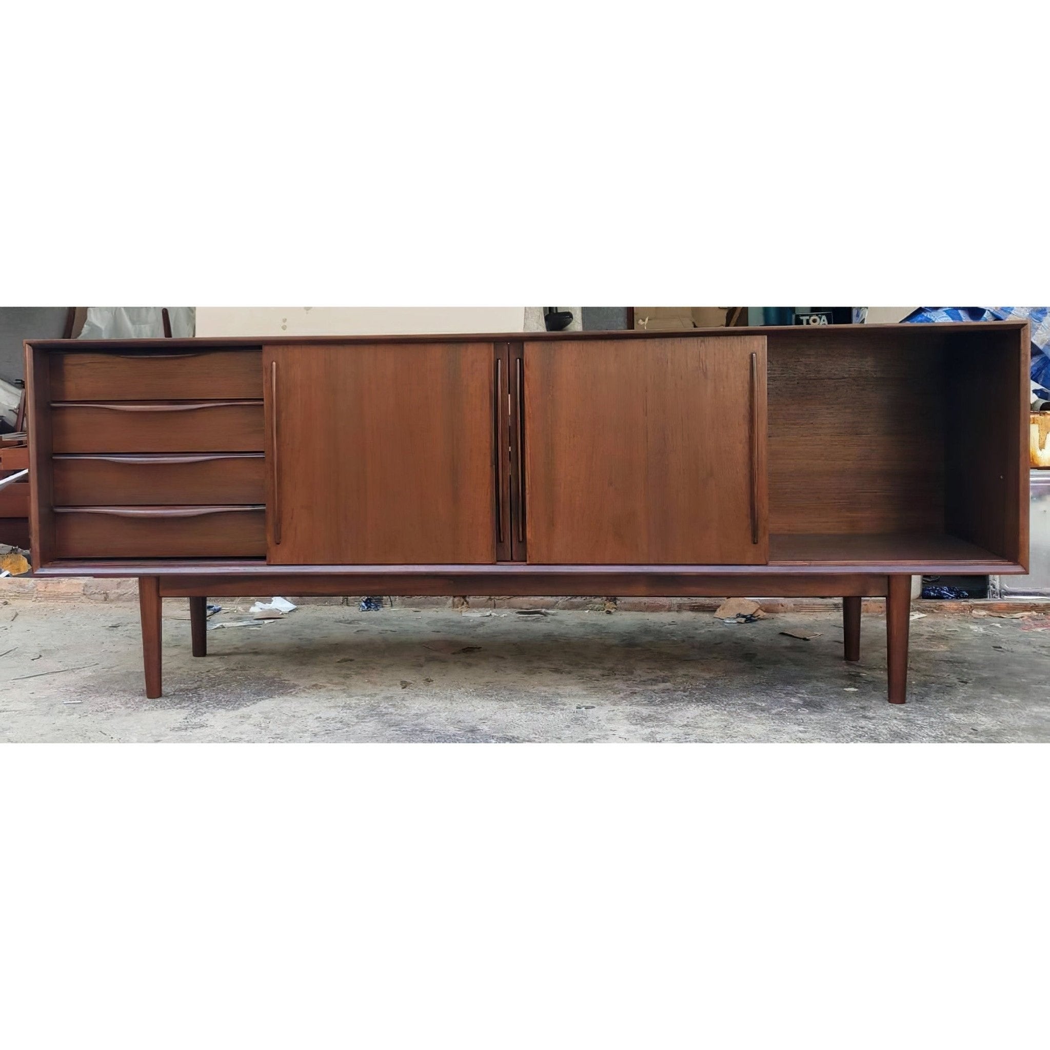 Oban Credenza L TV Console