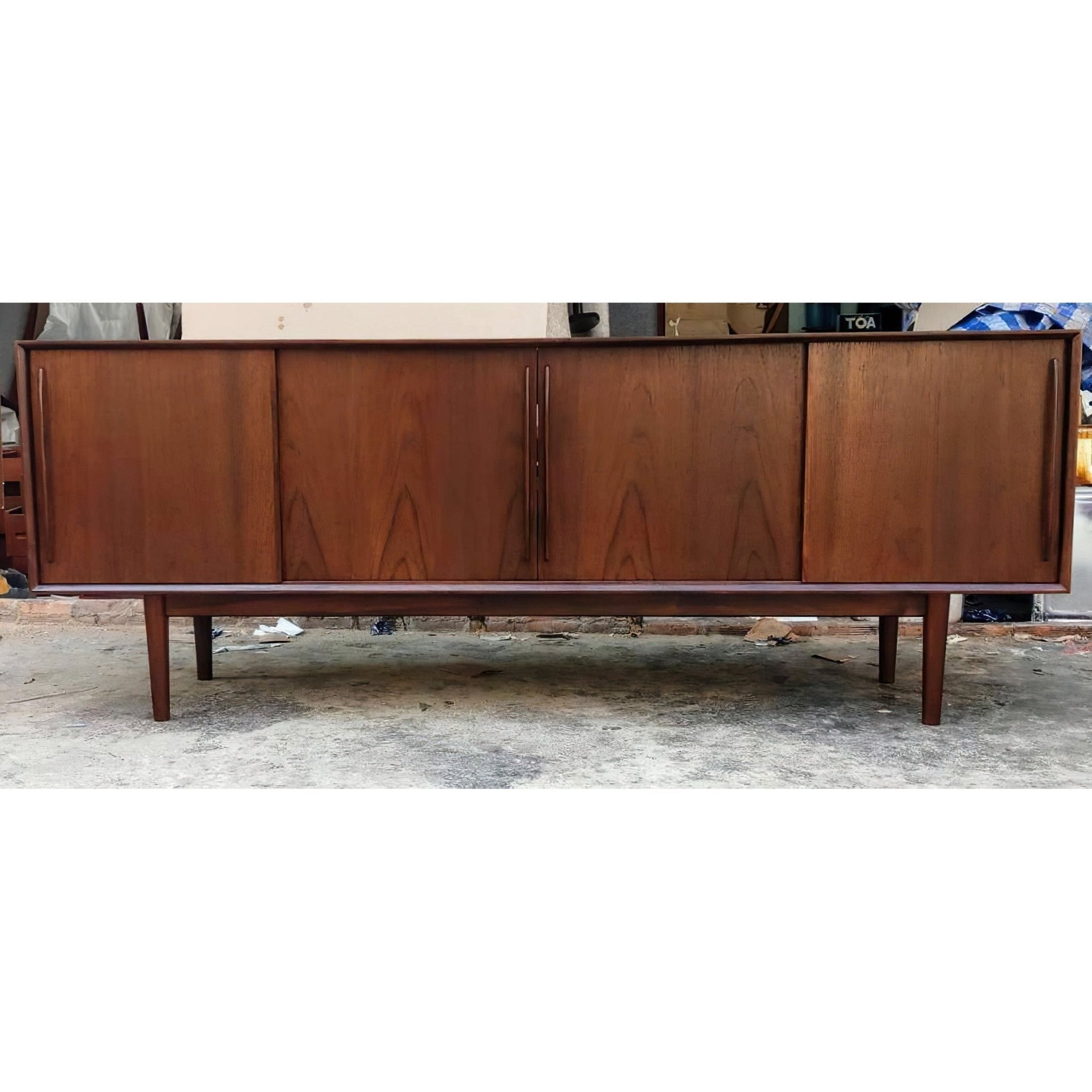 Oban Credenza L TV Console