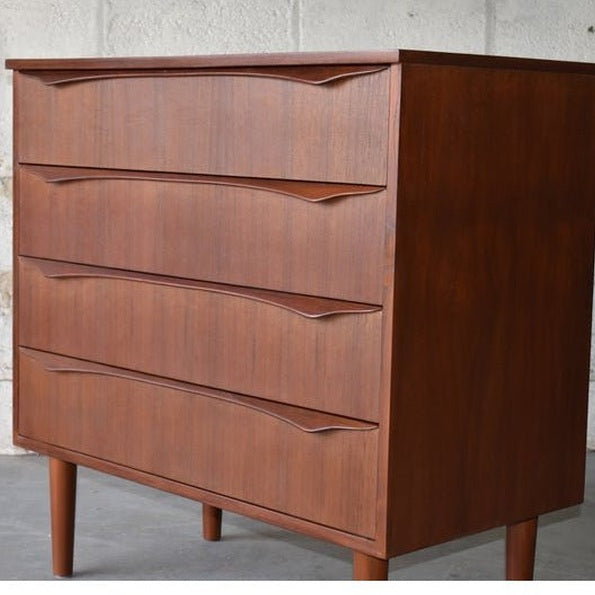 Örebro Tallboy in Teak