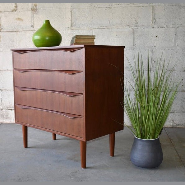 Örebro Tallboy in Teak