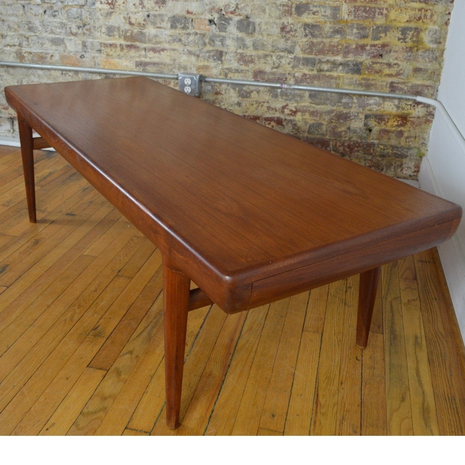 Plat Coffee Table in Teak