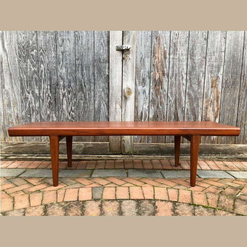Plat Coffee Table in Teak