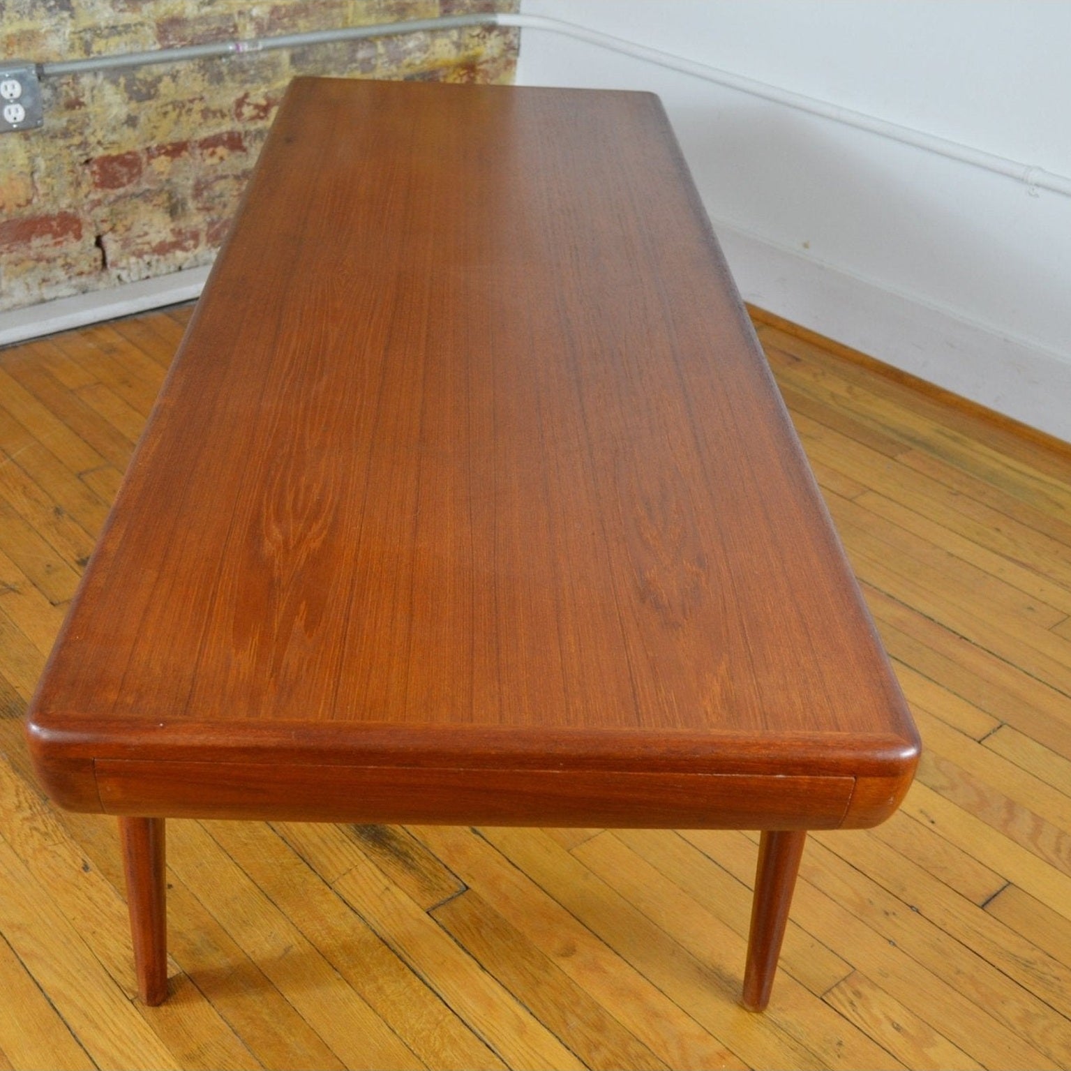 Plat Coffee Table in Teak