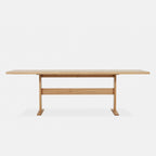 Serra dining table