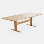 Serra dining table